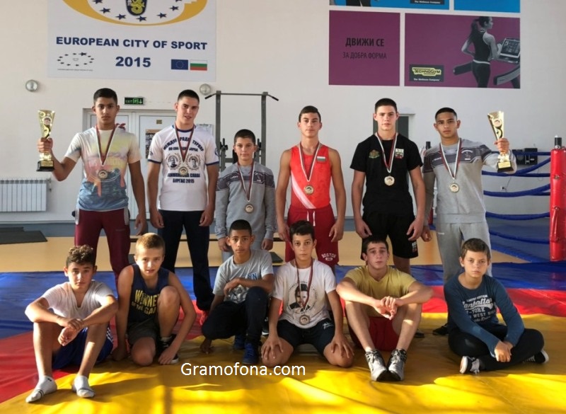 Победа след победа: Борците от Черноморец с нови 9 медала