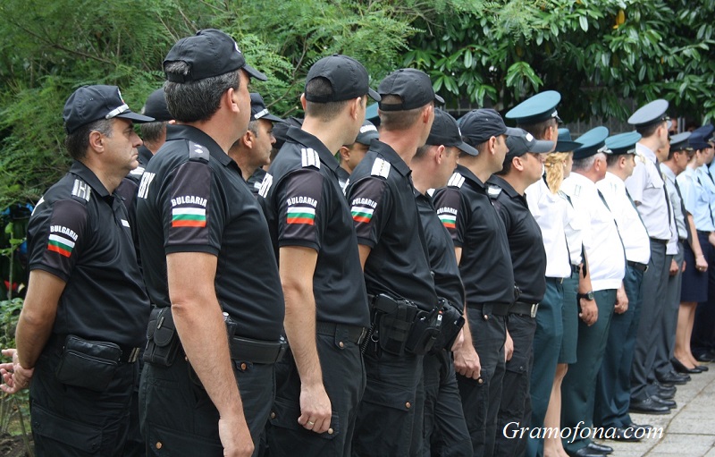 Обявиха 17 свободни места за полицаи в Бургас, вижте как може да кандидатствате