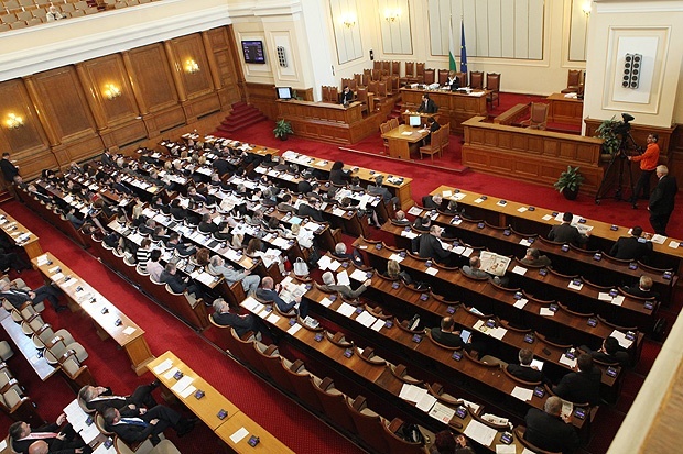Извънредно заседание на парламента днес