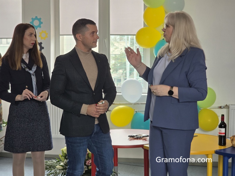 Даниела Фелонова за обновеното училище в Царево