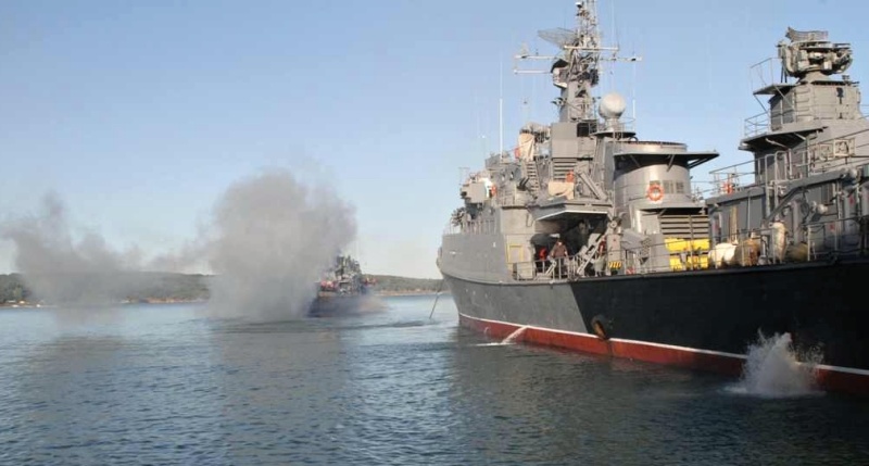 Кораби отразяват атаки и стрелят в Бургаския залив – учение е