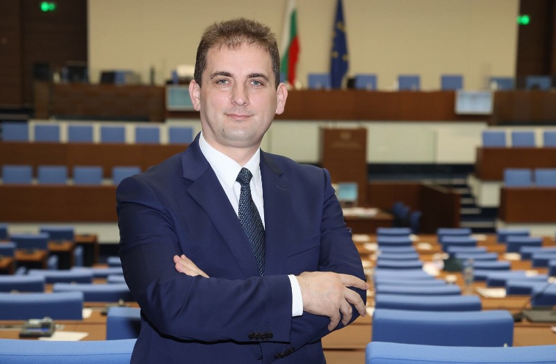 Севим Али благодари на избирателите на ДПС от Бургаска област