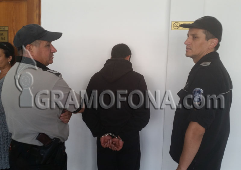 Окръжен съд – Бургас потвърди ареста на разследван за измама, представил се за данъчен служител