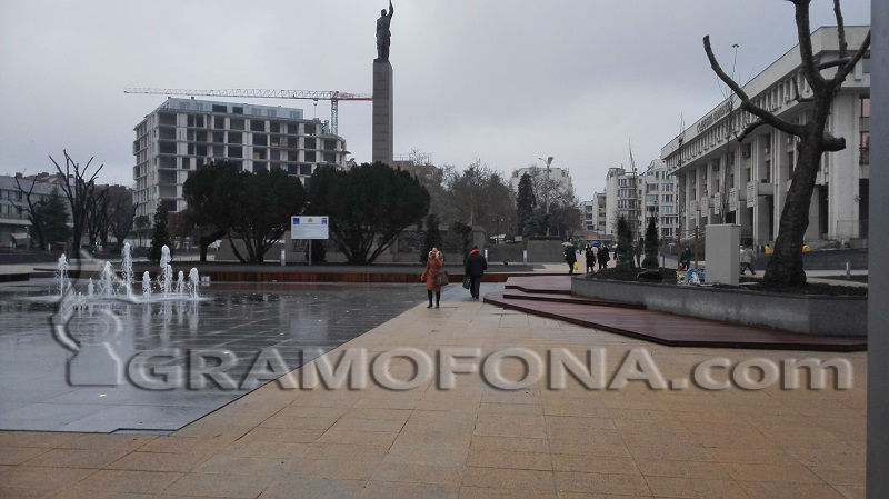 Калпавата работа на строителите разгневи кмета Николов