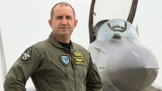 Шефът на Военно-въздушните сили  подаде оставка