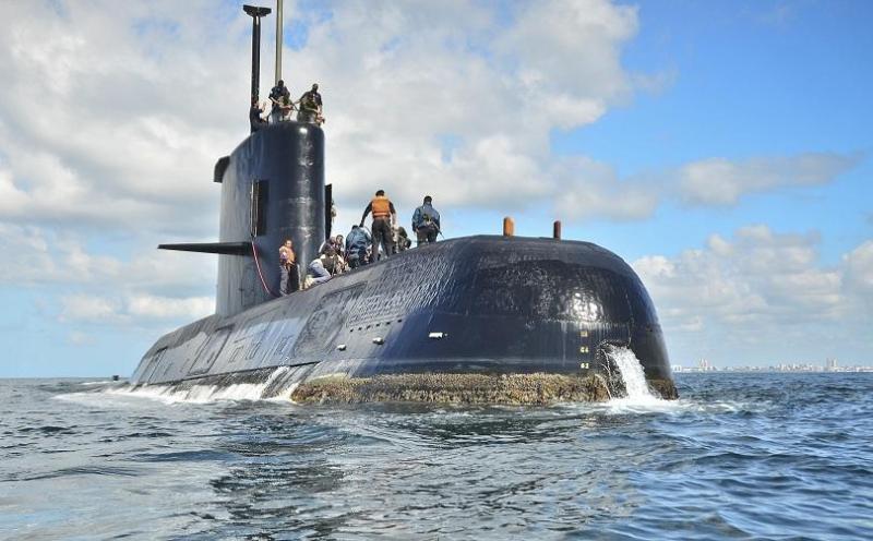 Пети ден издирват аржентинска подводница