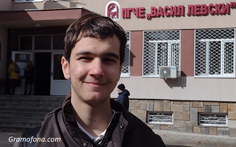Бургаски деветокласник: Няма да има втори Левски скоро