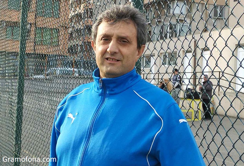 Спешни медици спасиха жената на футболния треньор Борис Борисов, той им благодари