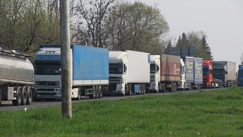 Отпадна забраната за движение на тирове в петък и неделя