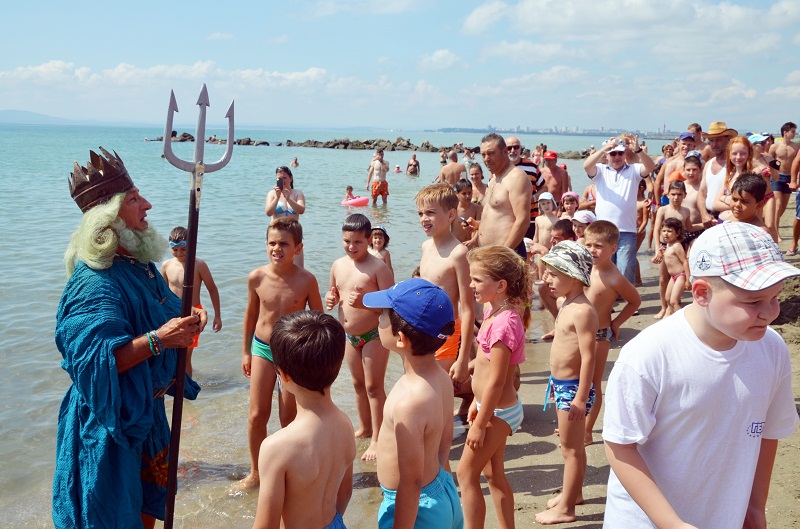 Царят на моретата откри сезона в Сарафово