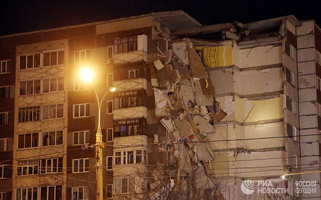Експлозия разруши блок в Русия, жертвите са 6
