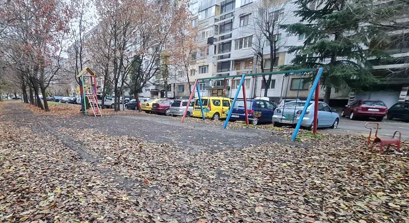 Васил Иванов: Предвижда ли Община Бургас подмяна или ремонт на старите детски площадки?