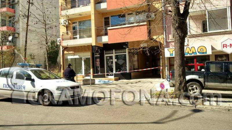 Ексклузивно: Жена падна от петия етаж на „Сливница”