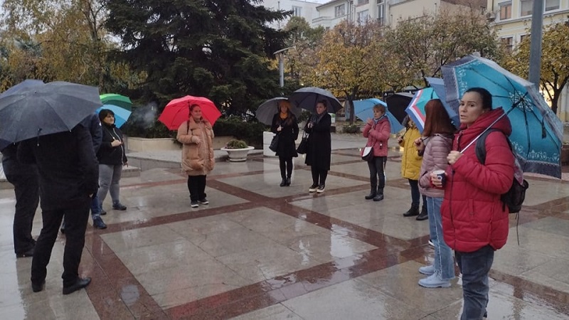 Бургаски родители: Децата се страхуват, че ще умрат ако тестът им е положителен