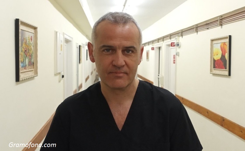 Проф. Явор Корновски: Впечатлен съм от отделението по онкогинекология в Бургас
