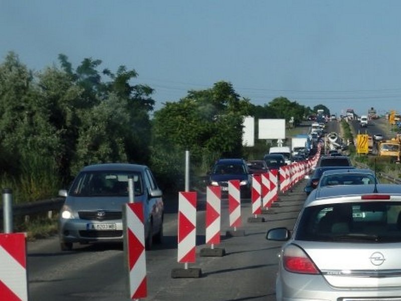 Утре пускат движението по път I-9 в платното от кв. „Сарафово“ към Бургас