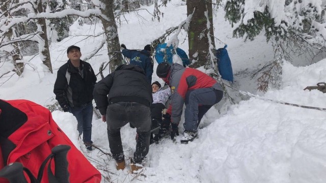 Три скиорки пострадаха при инцидент с лифт в Пампорово