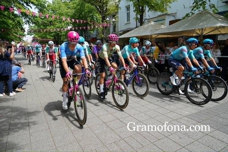 Giro d’Italia напусна Бургас, предстои най-дългият и най-тежък от трите етапа