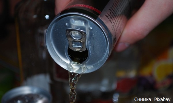 Предлагат да се забрани продажбата на енергийни напитки за деца