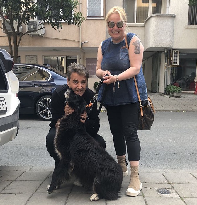 Катя и Здравко от дует „Ритон“ откриха откраднатото си куче чак в Созопол