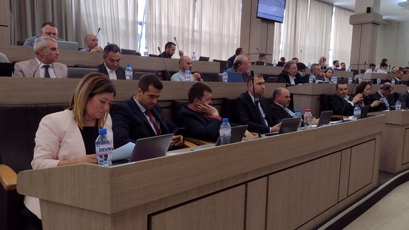 Съветниците в Бургас с обща декларация срещу новата цена на водата