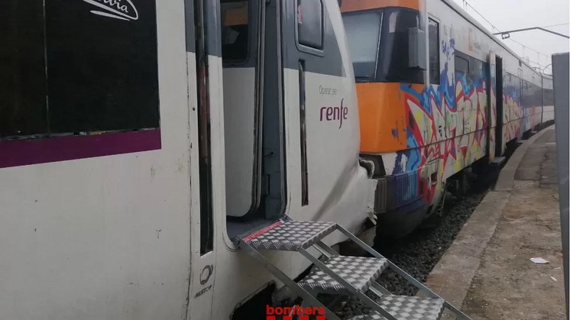 Над 150 ранени при влакова катастрофа край Барселона