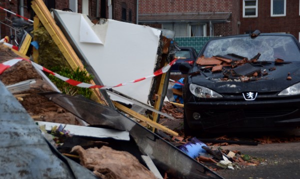 12 ранени при преминаване на торнадо в Германия