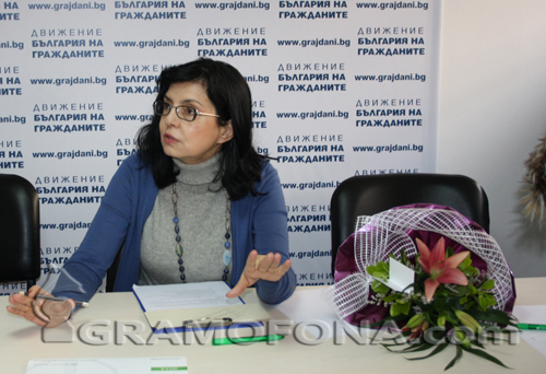 Меглена Кунева проверява готовноста на порта и летището за Шенген