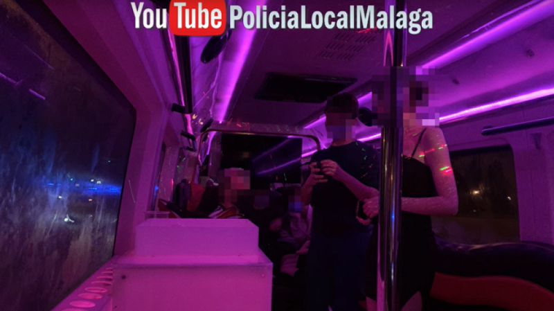 Испански полицаи задържаха микробус, превърнат в дискотека 