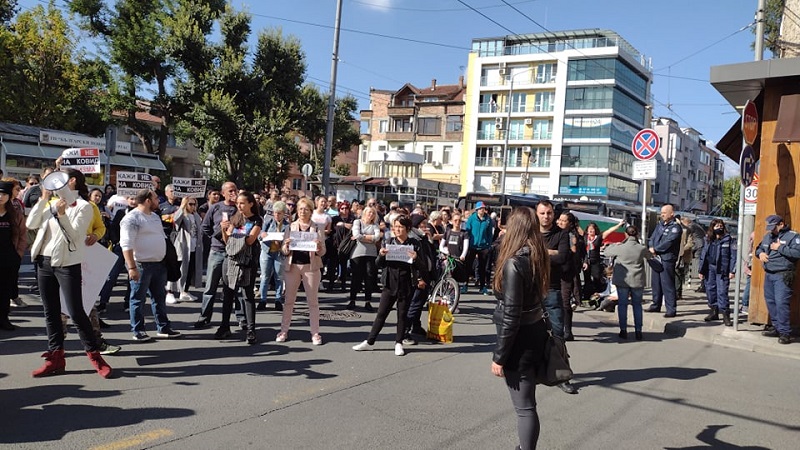 Бургазлии блокираха движението пред Областна управа