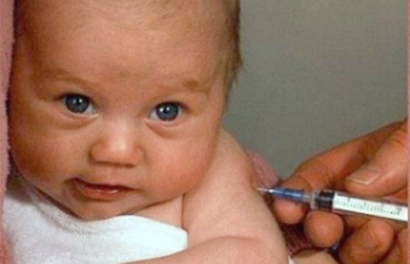Майки пак изреваха, че липсват ваксини. От РЗИ категорични: Имаме дори резервни дози