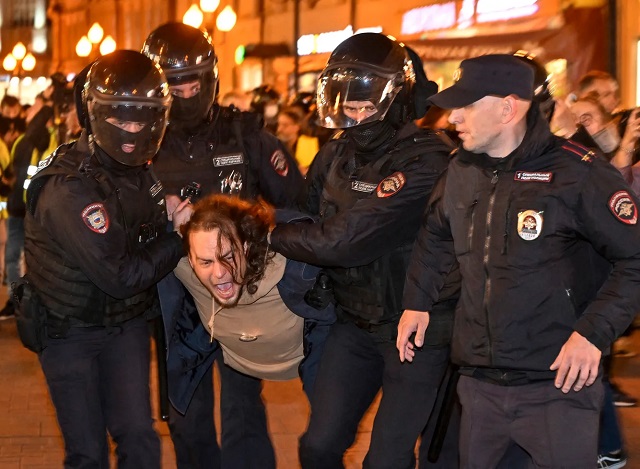 Протести и арести в Русия заради мобилизацията