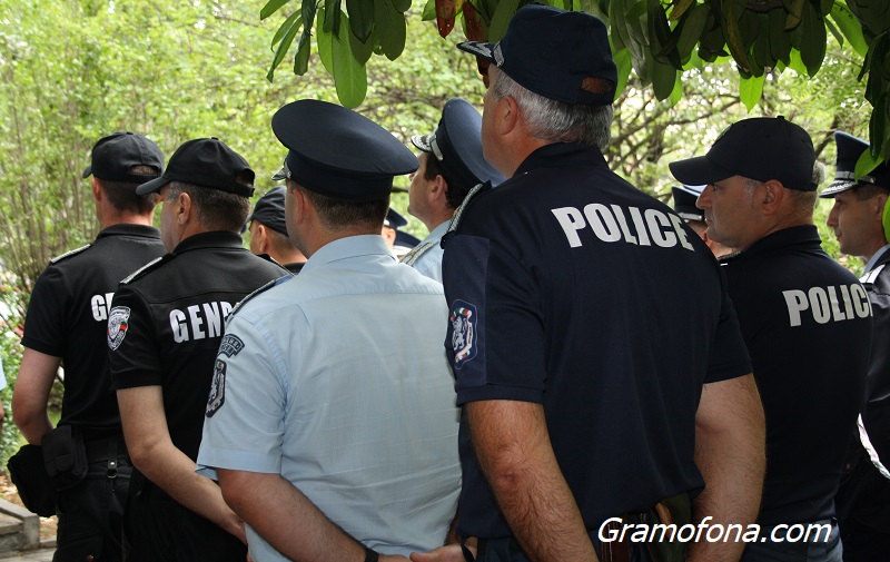 Бургаски полицаи излизат на протест