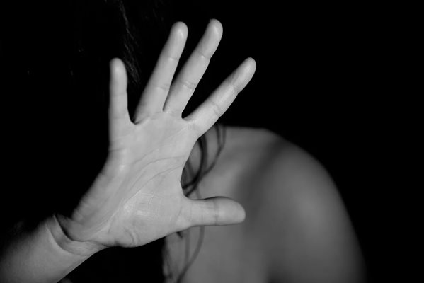И Бургас в подкрепа на обезобразеното с макетно ножче 18-годишно момиче