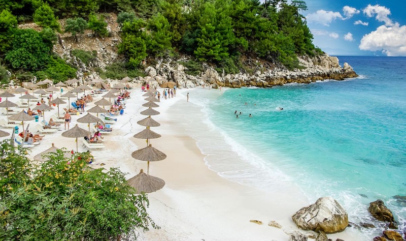 Специално приложение се бори със злоупотребите по гръцките плажове