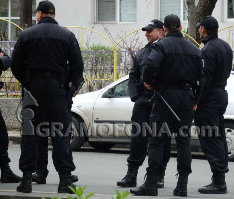 В Стара Загора задържаха 14 лица при полицейска операция