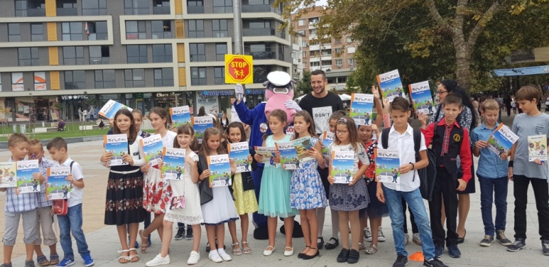Инспектор Хитами и „Сдружение SOS-ПТП“ празнуваха с децата първия учебен  ден