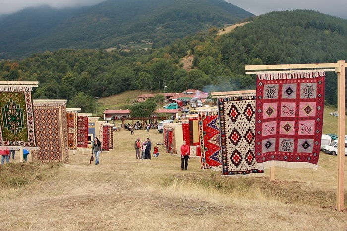 Чипровските килими и бразилската капоейра част от Световно културно наследство