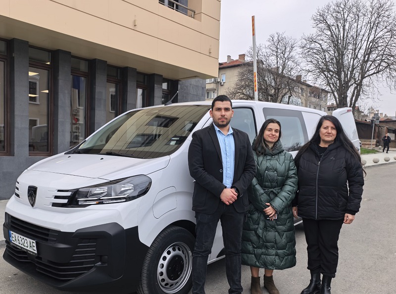 Нов електрически автомобил за социалните услуги в Царево 