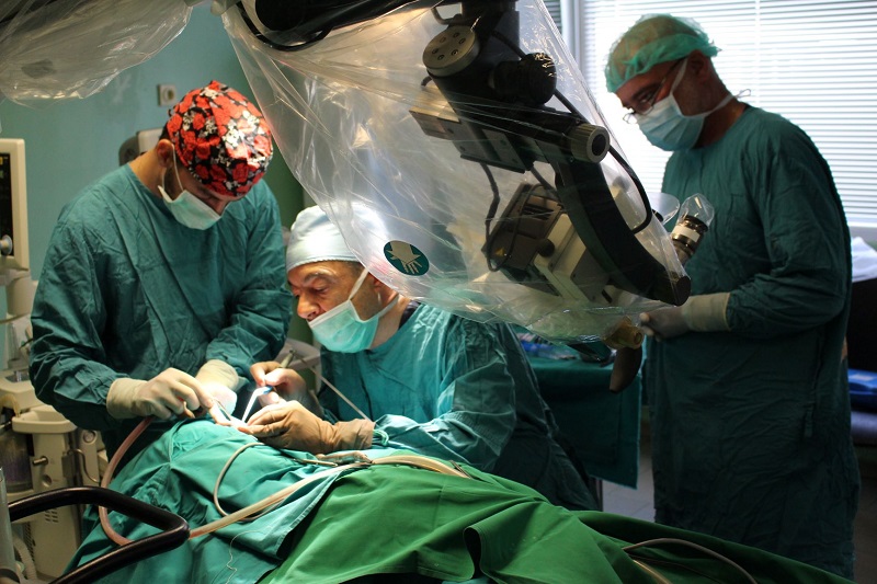Исторически момент: Направиха първата кохлеарна имплантация в Бургас