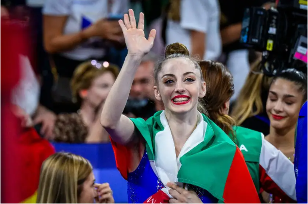 Боряна Калейн намери и върна портфейл