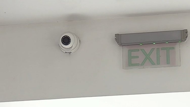 Записи и от втори салон в Бургас в сайтове с порнографско съдържание