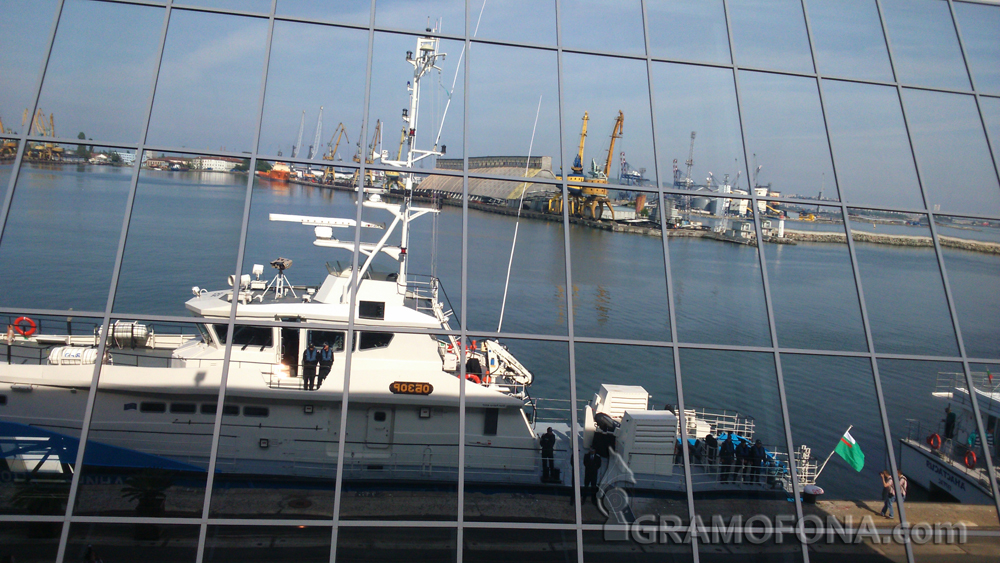 Официално: Забраниха достъпа на руски кораби до българските пристанища