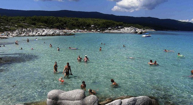 В Гърция става скъпо за лятото