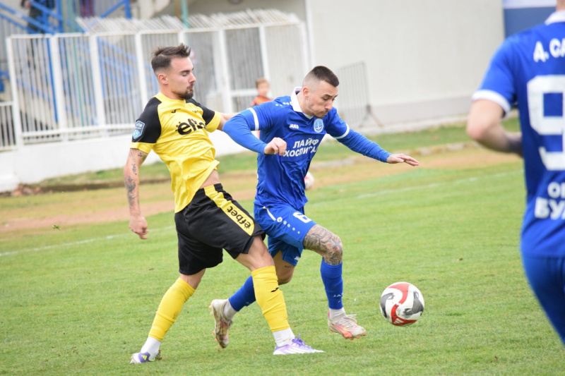 Черноморец и Нефтохимик започнаха с еднакъв резултат официалните си мачове