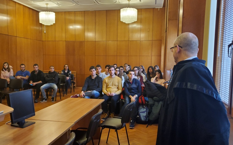 Бургаските окръжен и районен съд продължават образователната програма