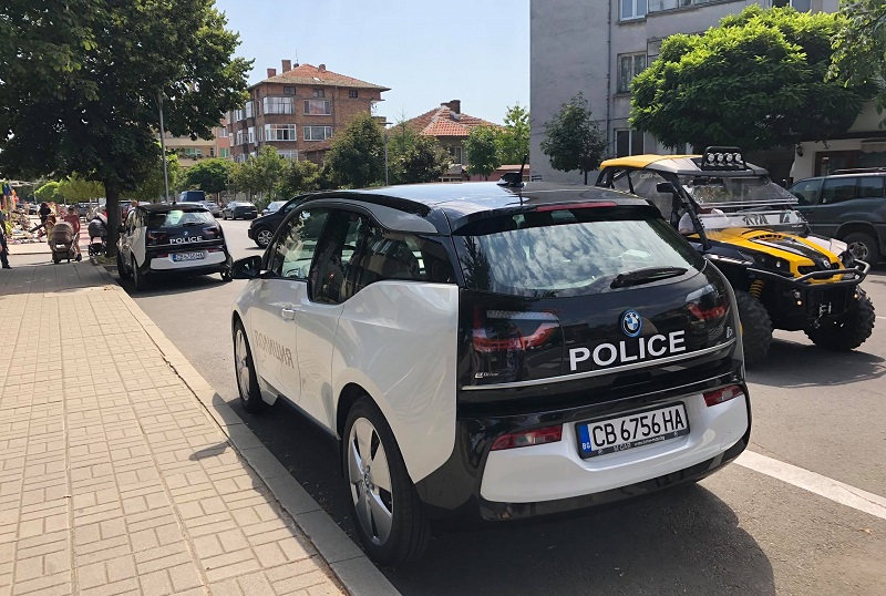 Полицаите в Царево и Лозенец ще гонят престъпници с електромобили