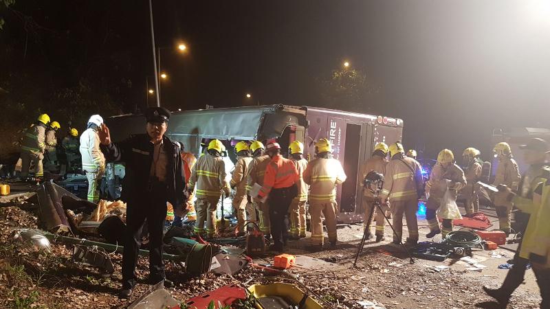 19 жертви при катастрофа с автобус в Хонг Конк