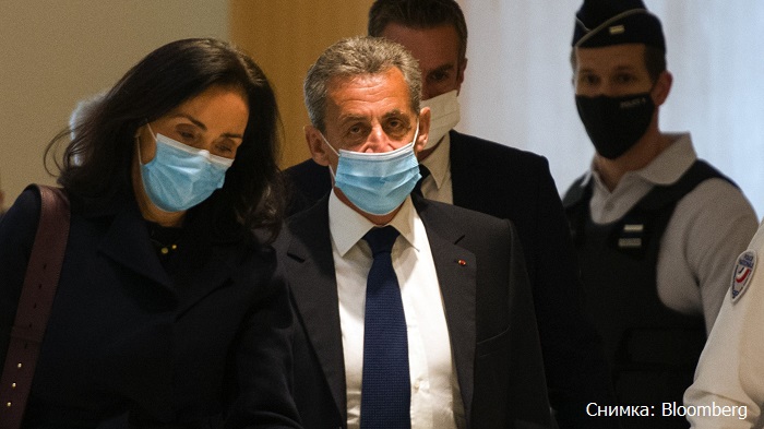 Съдят Никола Саркози и Карла Бруни за разрушена сграда от 15-и век