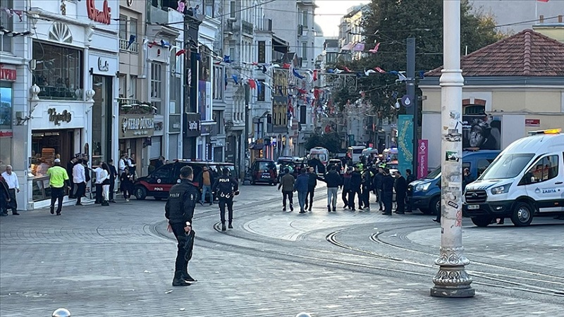 Атака с кола бомба срещу полицията в Турция, има ранени